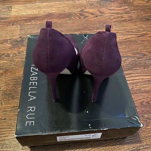 Heels - Picture 4 of 4